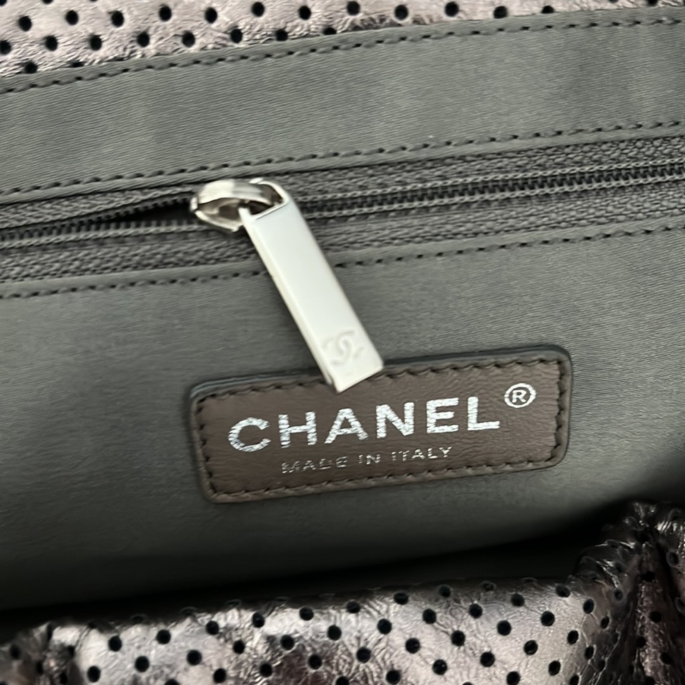 CHANEL Metallic Perforated Drill 2.55 Reissue Chain Classic Flap Bag Silver 🖤 - Picture 15 of 17